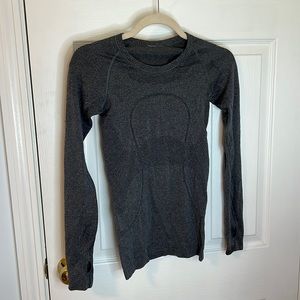 Lululemon longsleeve shirt gray color size 4